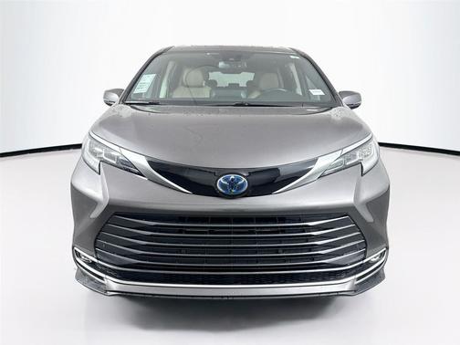 2023 Toyota Sienna Limited