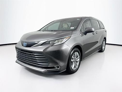 2023 Toyota Sienna Limited