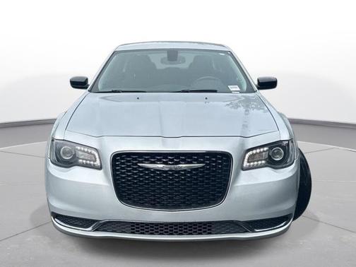 Gloss Black 2019 Chrysler 300 Touring