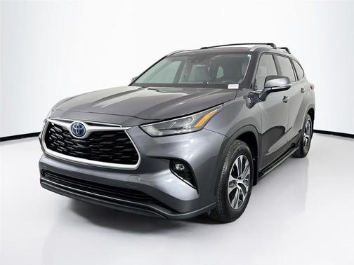 2023 Toyota Highlander Hybrid Platinum