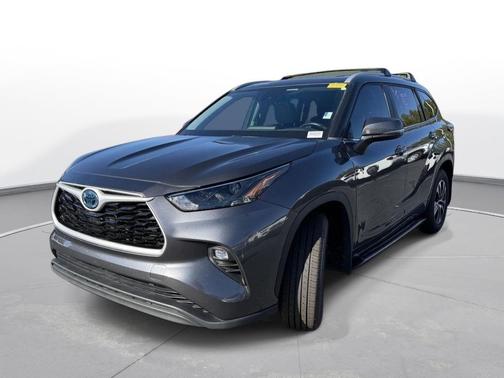 2023 Toyota Highlander Hybrid Platinum