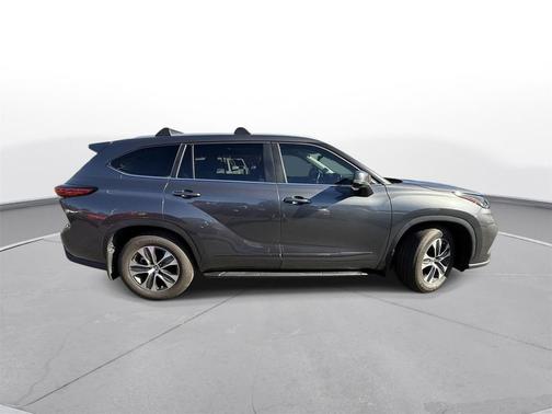 2023 Toyota Highlander Hybrid Platinum