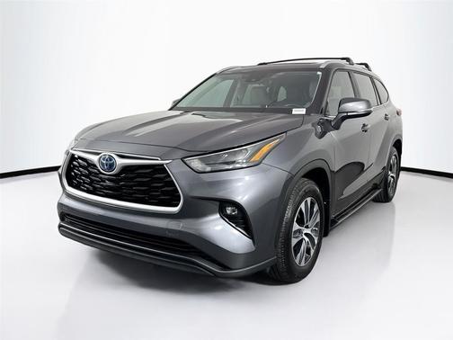 2023 Toyota Highlander Hybrid Platinum
