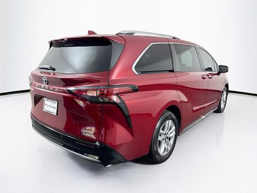 Ruby Flare Pearl 2023 Toyota Sienna Limited