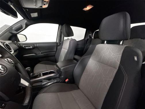 White 2022 Toyota Tacoma TRD Sport
