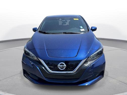 Deep Blue Pearl 2022 Nissan Leaf SV 40 kWh