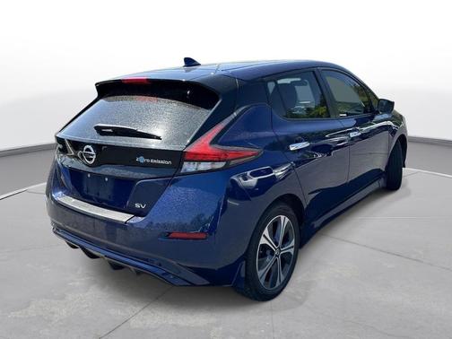 Deep Blue Pearl 2022 Nissan Leaf SV 40 kWh
