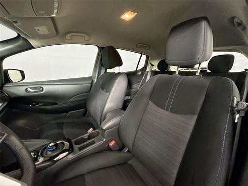 Deep Blue Pearl 2022 Nissan Leaf SV 40 kWh
