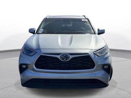 2023 Toyota Highlander Hybrid Platinum