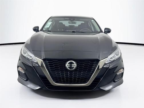 2021 Nissan Altima SR FWD