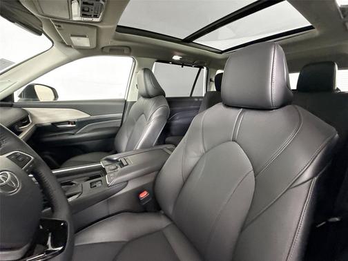 Wind Chill Pearl 2026 Toyota Grand Highlander Limited
