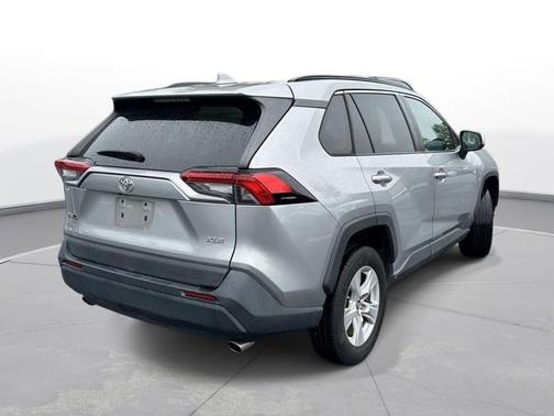Silver Sky Metallic 2020 Toyota RAV4 XLE