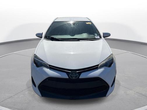 Super White 2018 Toyota Corolla LE