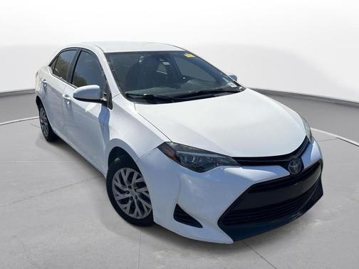 Super White 2018 Toyota Corolla LE