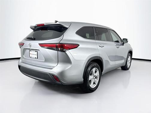 Celestial Silver Metallic 2023 Toyota Highlander LE