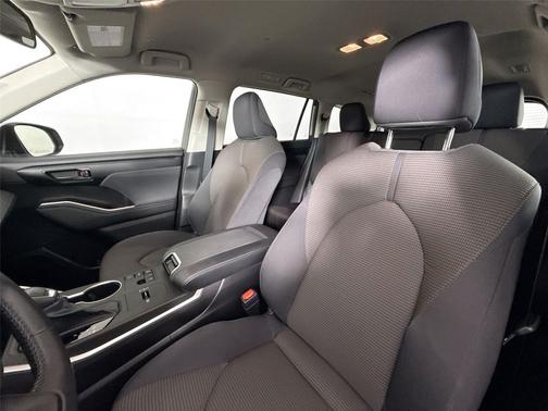 Celestial Silver Metallic 2023 Toyota Highlander LE