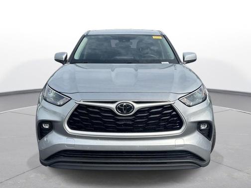 Celestial Silver Metallic 2023 Toyota Highlander LE