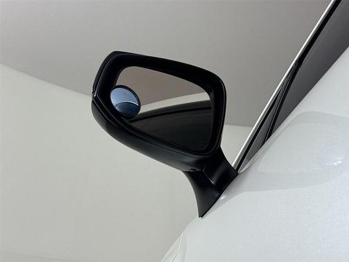Wind Chill Pearl 2024 Toyota Corolla Cross L