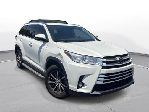 Blizzard Pearl 2019 Toyota Highlander XLE