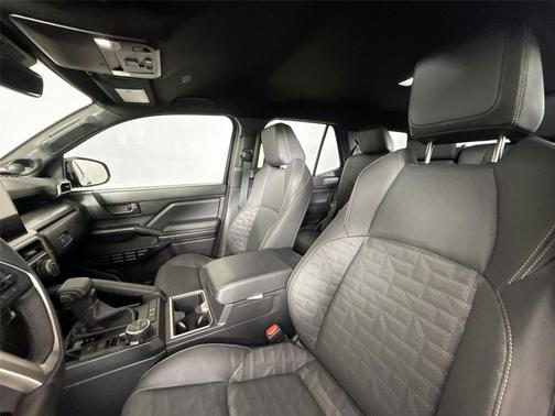 2025 Toyota 4Runner Hybrid Platinum