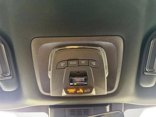 Wind Chill Pearl 2026 Toyota C-HR SE