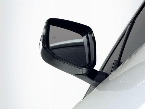 Wind Chill Pearl 2026 Toyota C-HR SE