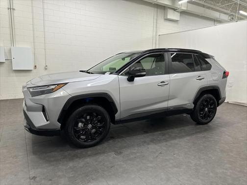 2023 Toyota RAV4 Hybrid SE