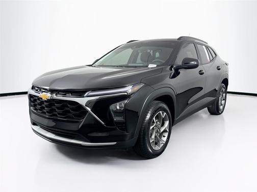 Mosaic Black Metallic 2024 Chevrolet Trax LT