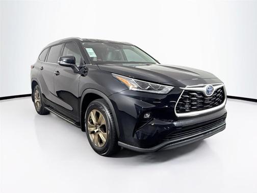 2023 Toyota Highlander Hybrid XLE