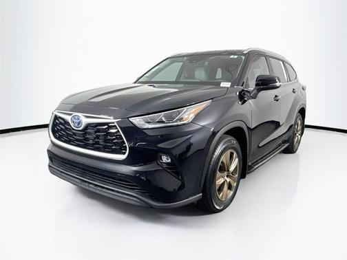 2023 Toyota Highlander Hybrid XLE