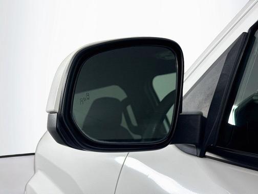 Ice Cap 2024 Toyota Tacoma SR5