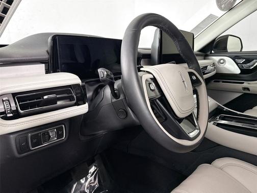 Infinite Black Metallic Clearcoat 2025 Lincoln Aviator Reserve AWD