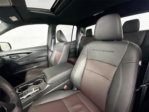 Crystal Black Pearl 2025 Honda Ridgeline Black