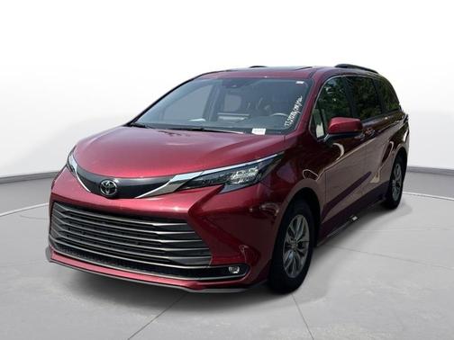 Ruby Flare Pearl 2026 Toyota Sienna XLE