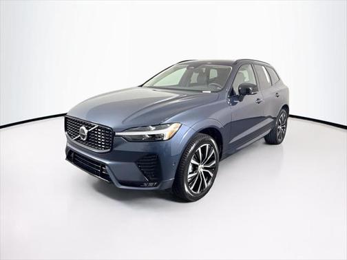 2024 Volvo XC60 B5 Plus Dark Theme