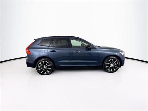 2024 Volvo XC60 B5 Plus Dark Theme