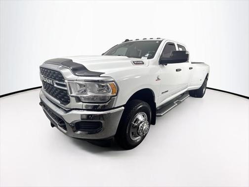 2022 RAM 3500 Tradesman Crew Cab 4x4 8' Box
