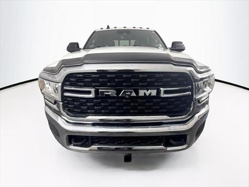 2022 RAM 3500 Tradesman Crew Cab 4x4 8' Box