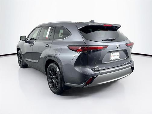 2025 Toyota Highlander Platinum