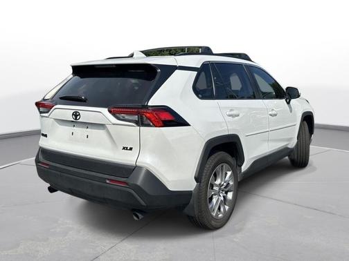 Wind Chill Pearl 2025 Toyota RAV4 XLE Premium