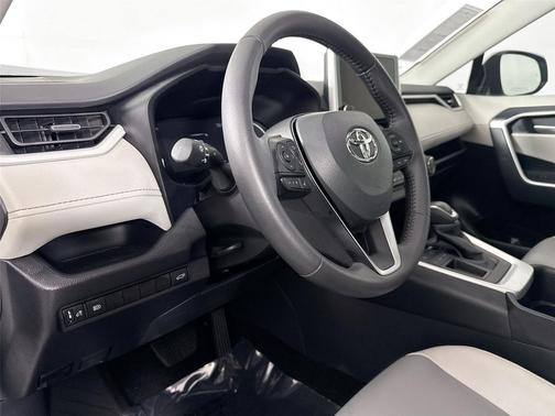 Wind Chill Pearl 2025 Toyota RAV4 XLE Premium