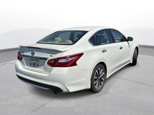 Pearl White 2016 Nissan Altima 2.5 SL
