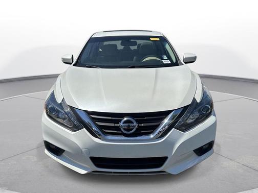 Pearl White 2016 Nissan Altima 2.5 SL