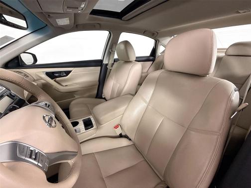 Pearl White 2016 Nissan Altima 2.5 SL