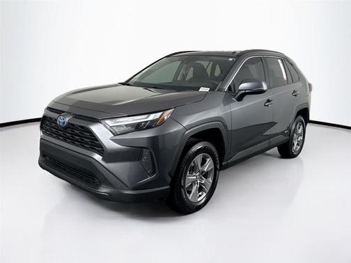 2022 Toyota RAV4 Hybrid XLE