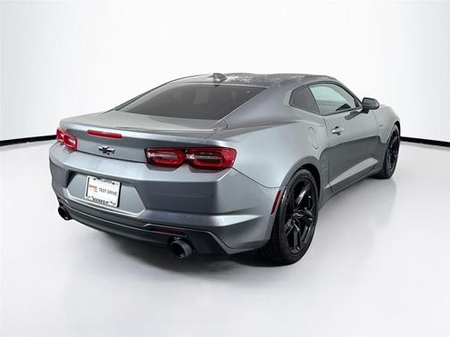 2021 Chevrolet Camaro RWD Coupe LT1