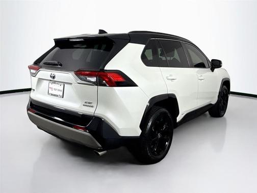 2022 Toyota RAV4 Hybrid SE