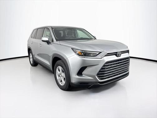 2025 Toyota Highlander LE