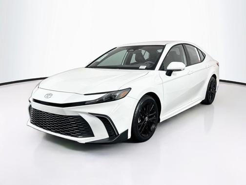 Ice Cap 2025 Toyota Camry SE
