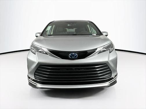 2024 Toyota Sienna Platinum 7 Passenger